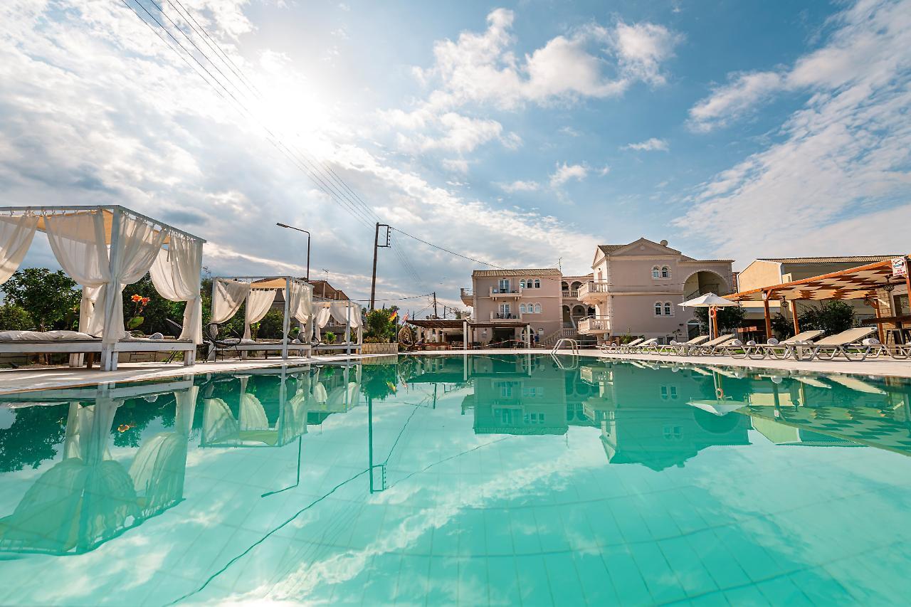 Ekati Mare Otel Kávos Dış mekan fotoğraf